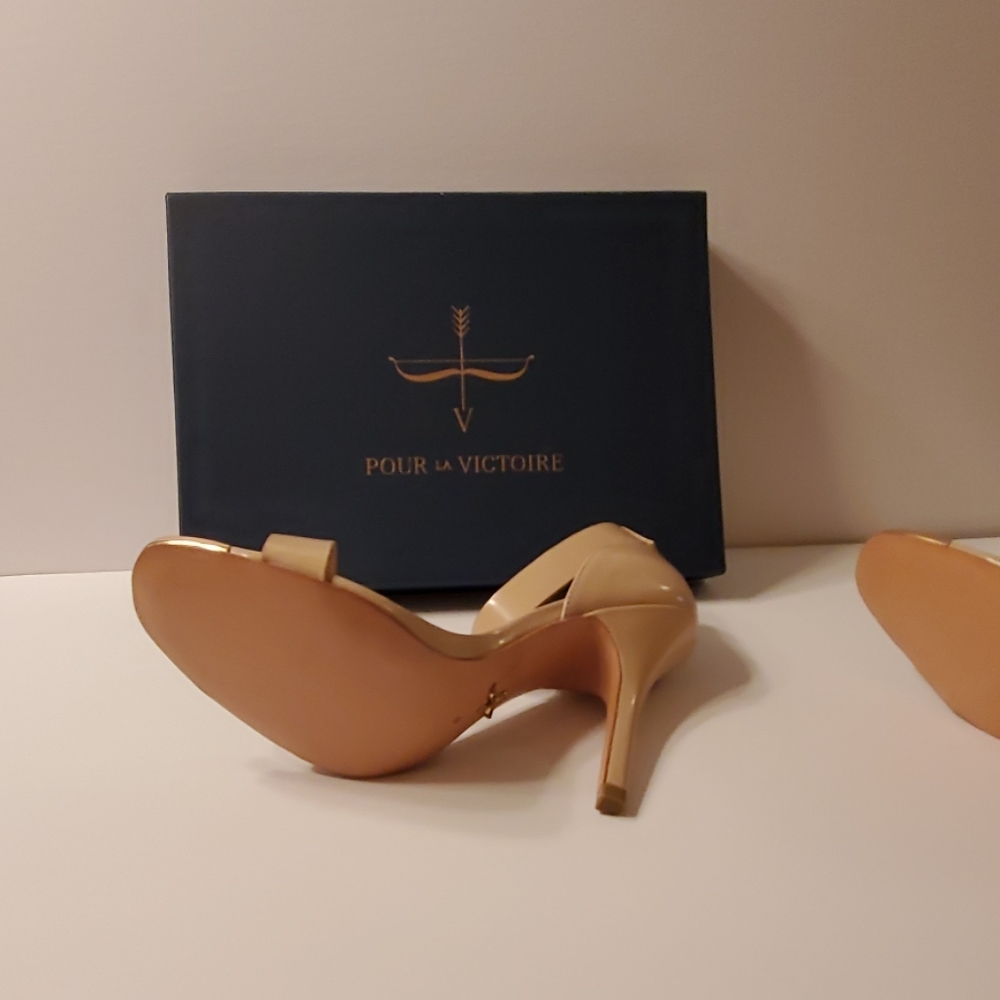 New in box Pour La Victore Yaya shoe in nude - Picture 2 of 6